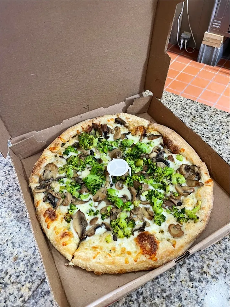 White Pizza- Garlic Pizza Cheese Broccoli Mushrooms
